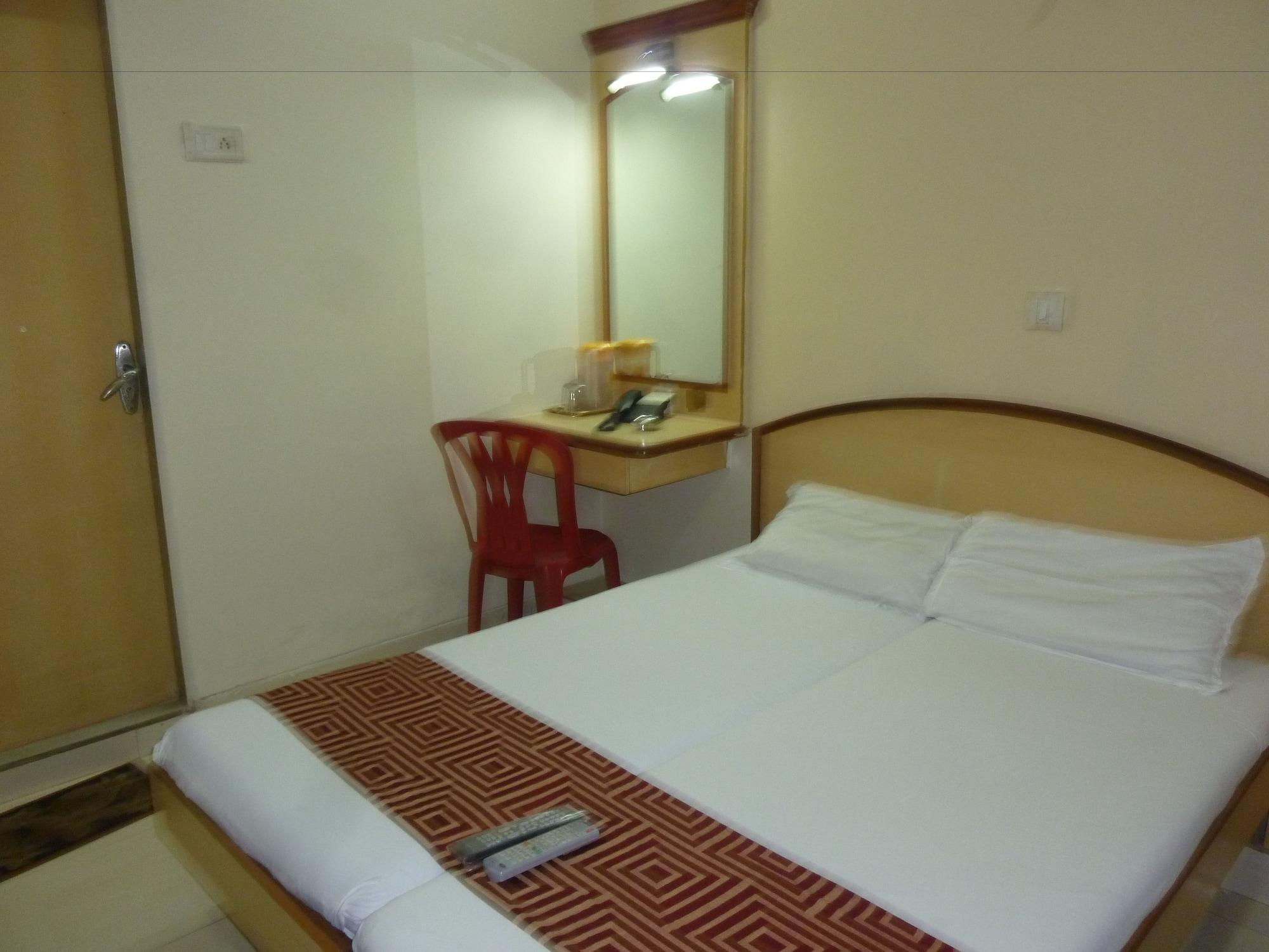 Hotel New Bengal Мумбай Екстериор снимка