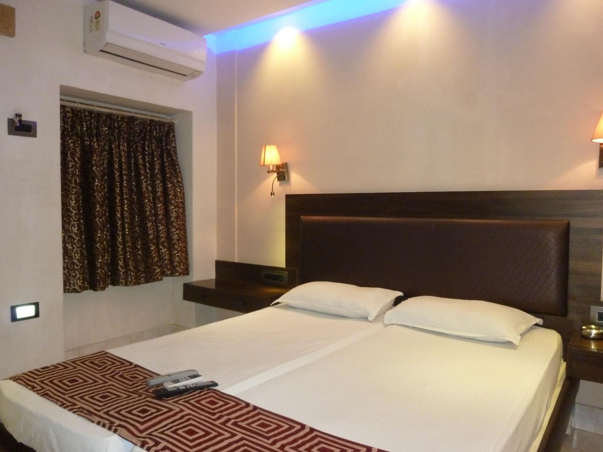 Hotel New Bengal Мумбай Екстериор снимка