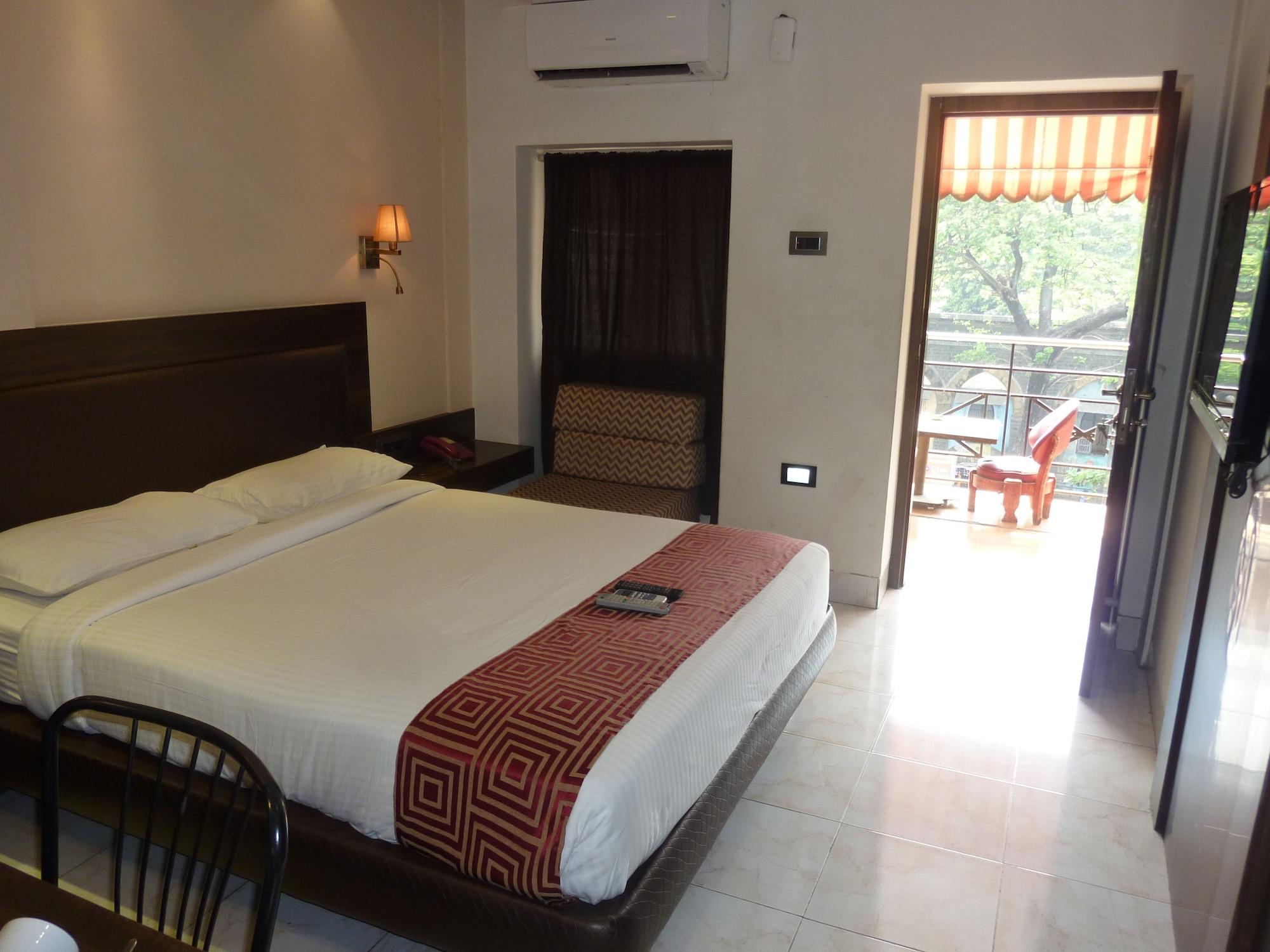 Hotel New Bengal Мумбай Екстериор снимка