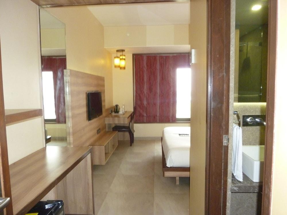 Hotel New Bengal Мумбай Екстериор снимка