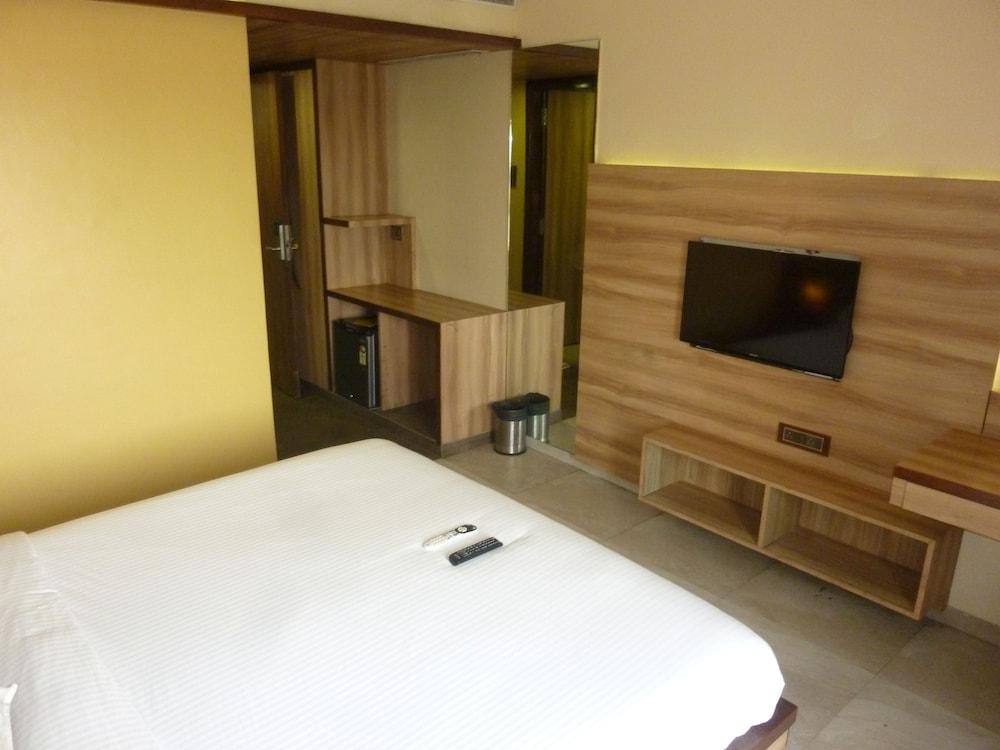 Hotel New Bengal Мумбай Екстериор снимка