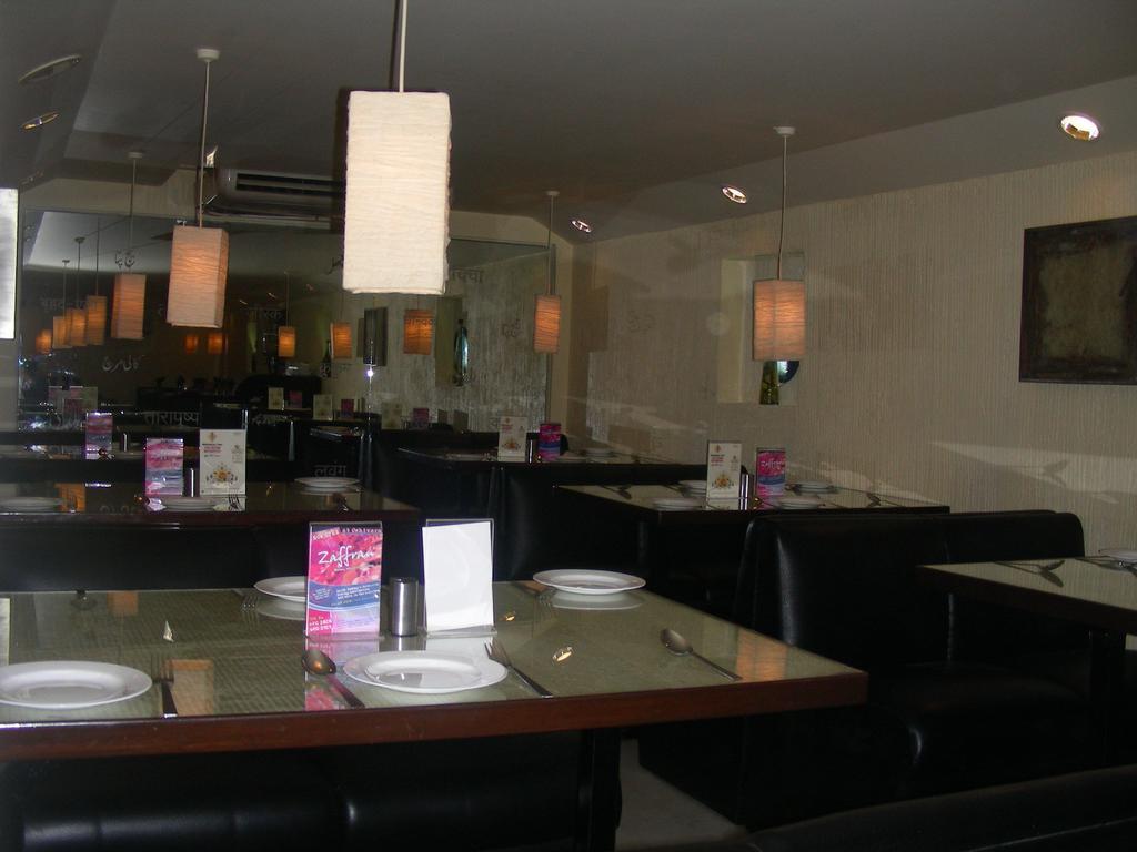 Hotel New Bengal Мумбай Екстериор снимка