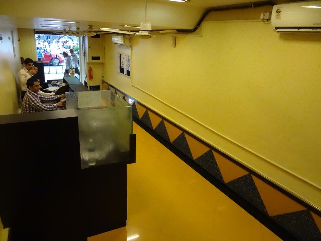 Hotel New Bengal Мумбай Екстериор снимка
