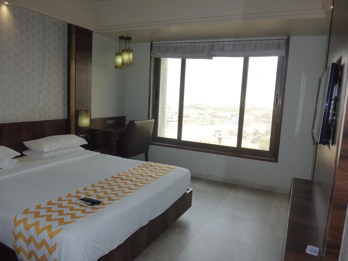Hotel New Bengal Мумбай Екстериор снимка