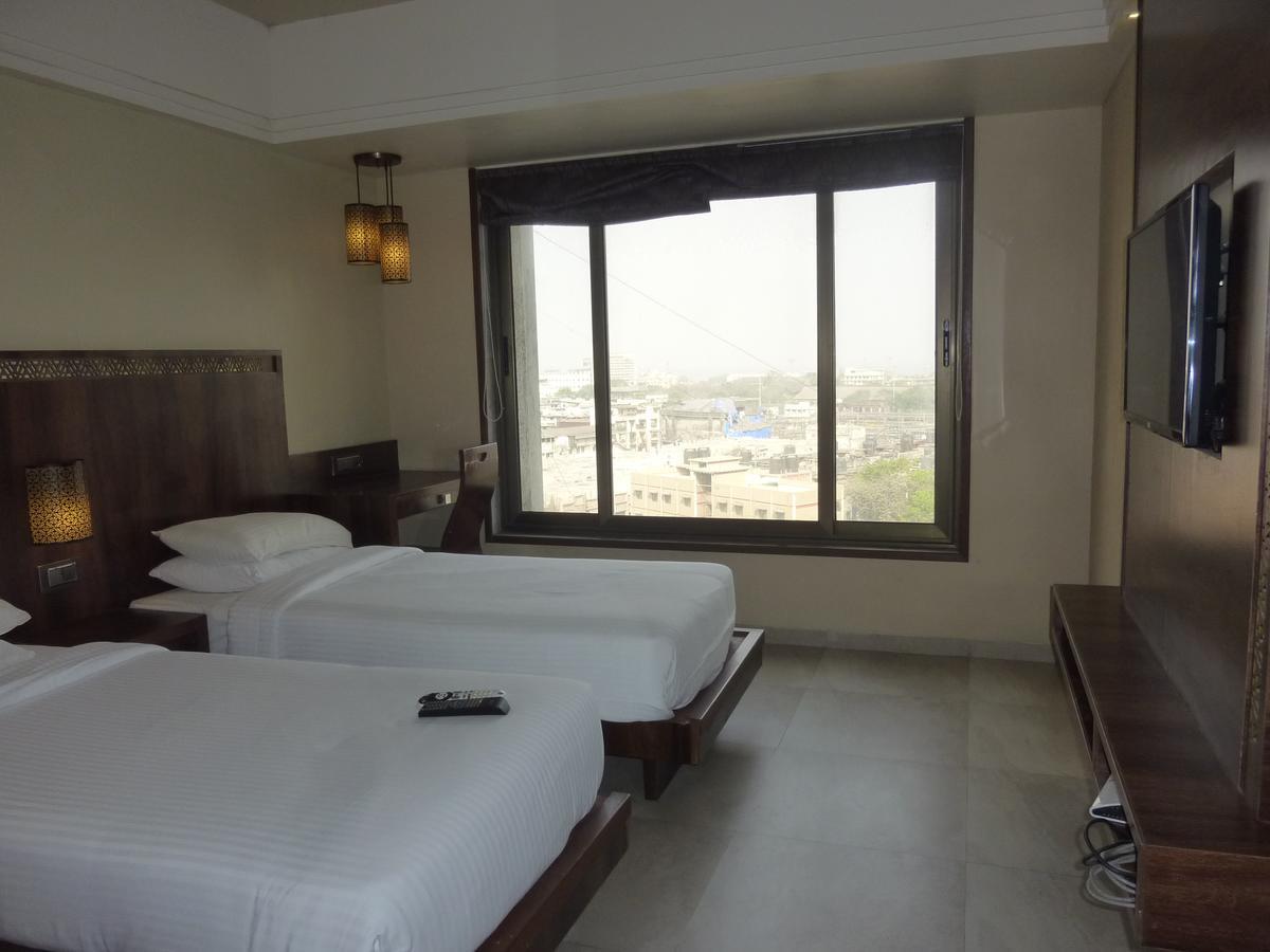 Hotel New Bengal Мумбай Екстериор снимка