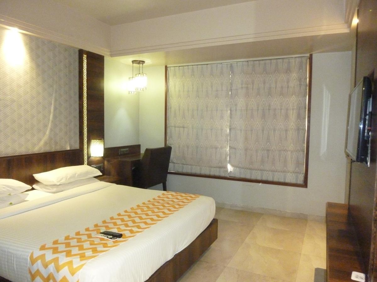 Hotel New Bengal Мумбай Екстериор снимка