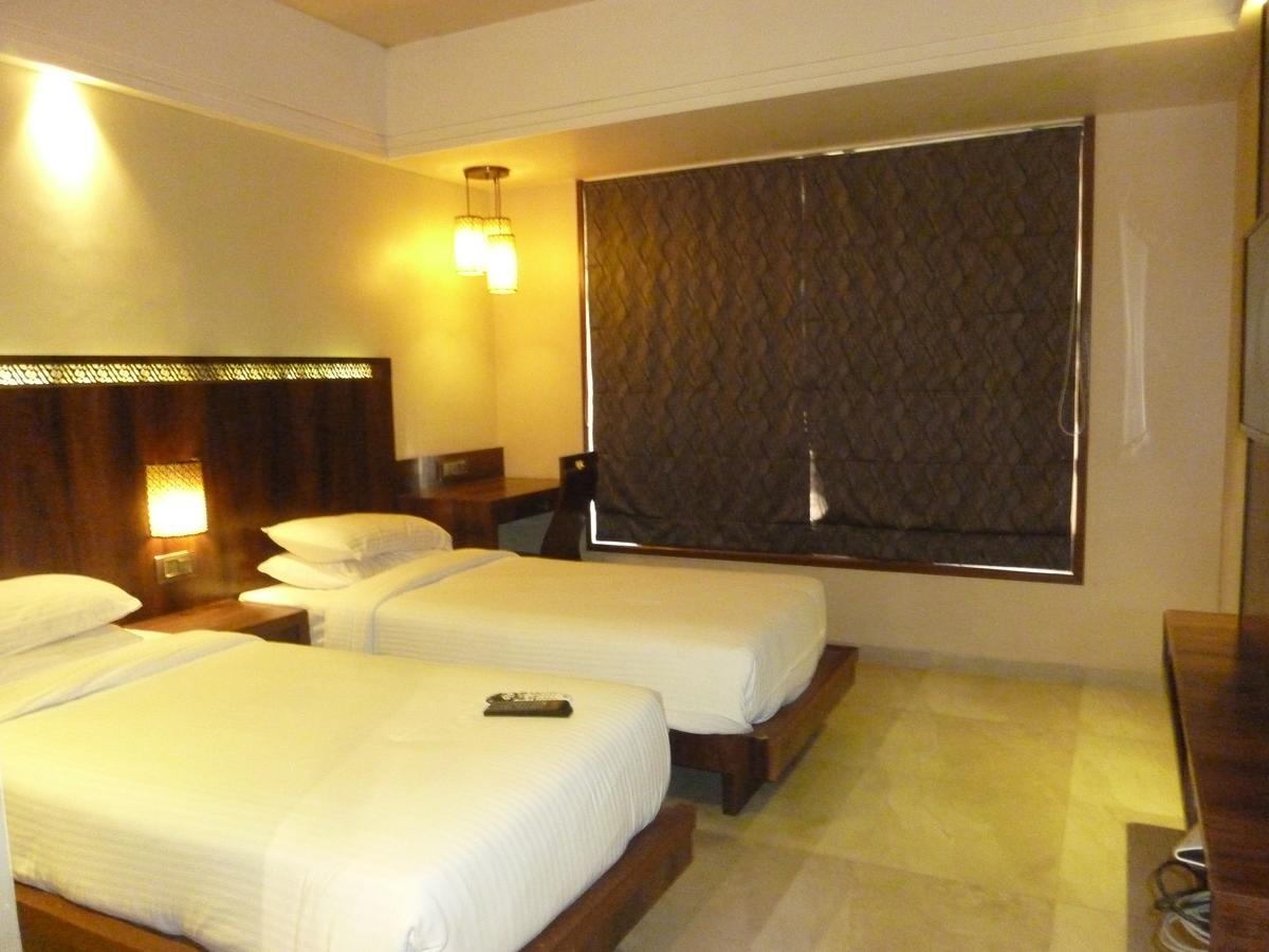Hotel New Bengal Мумбай Екстериор снимка