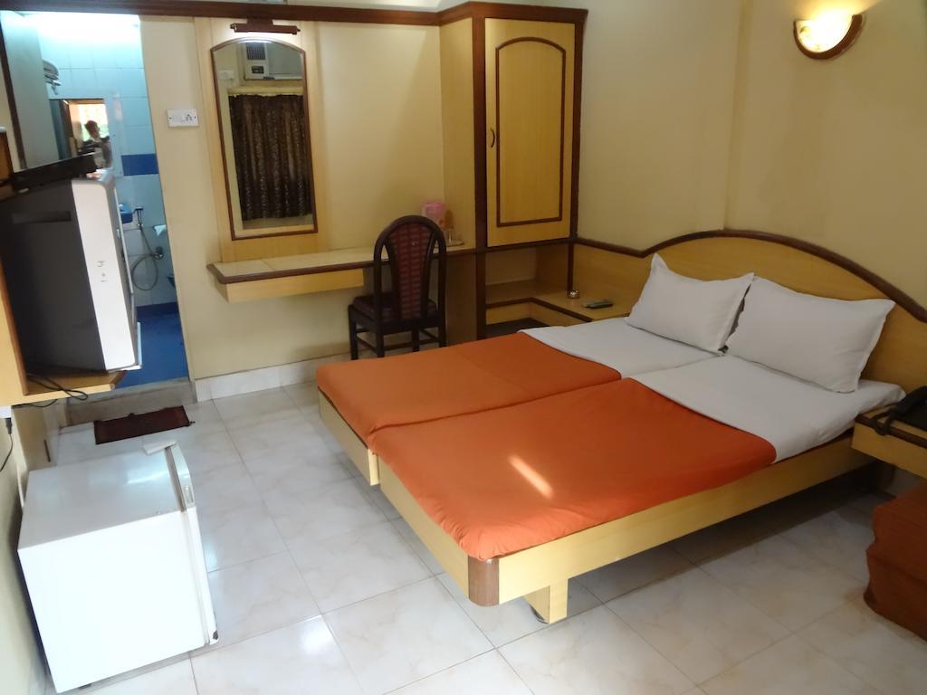 Hotel New Bengal Мумбай Екстериор снимка