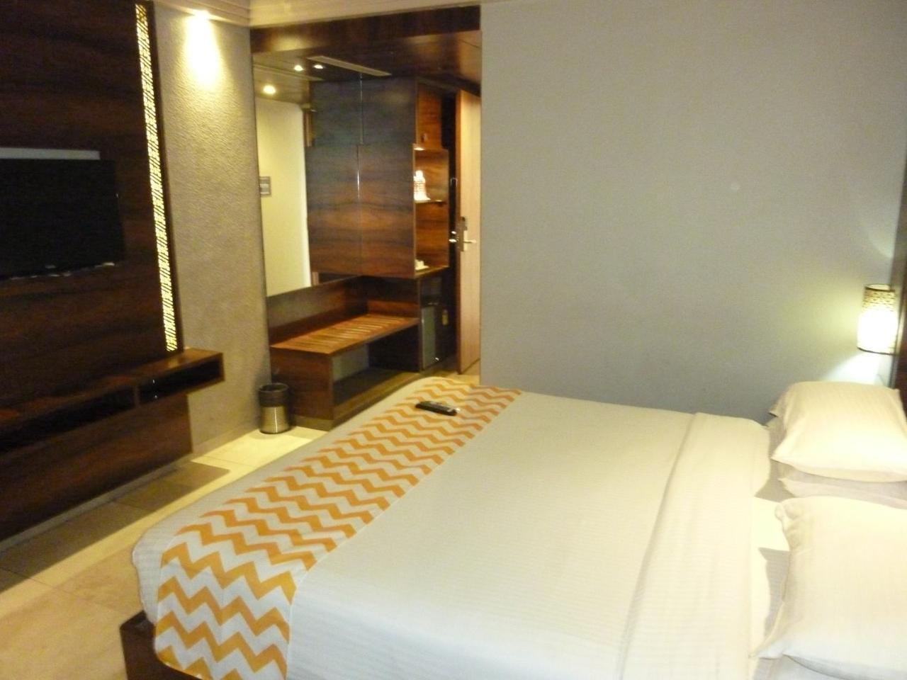 Hotel New Bengal Мумбай Екстериор снимка