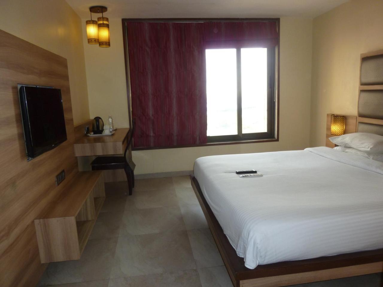 Hotel New Bengal Мумбай Екстериор снимка